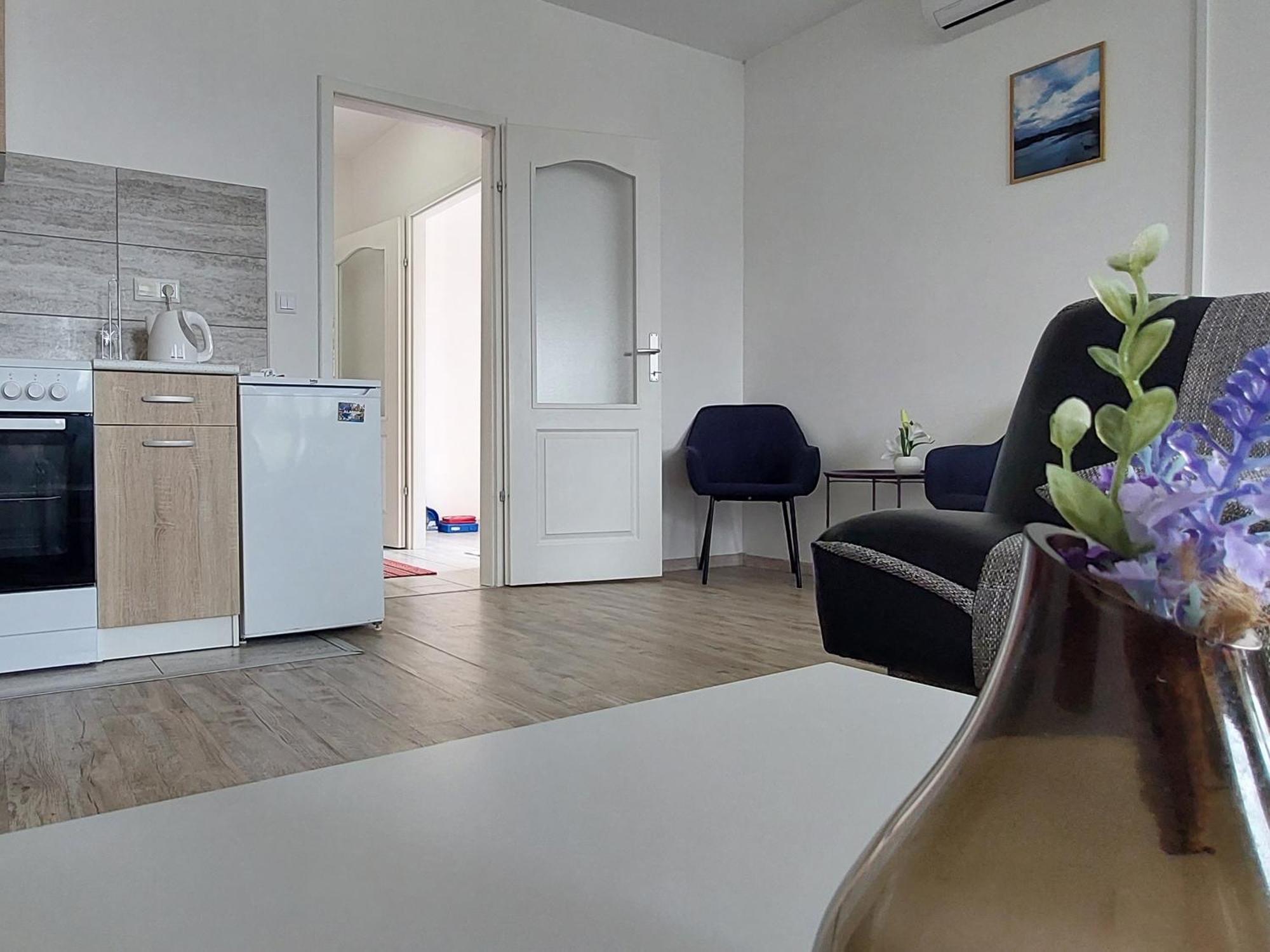 Apartments Window Біхач Екстер'єр фото