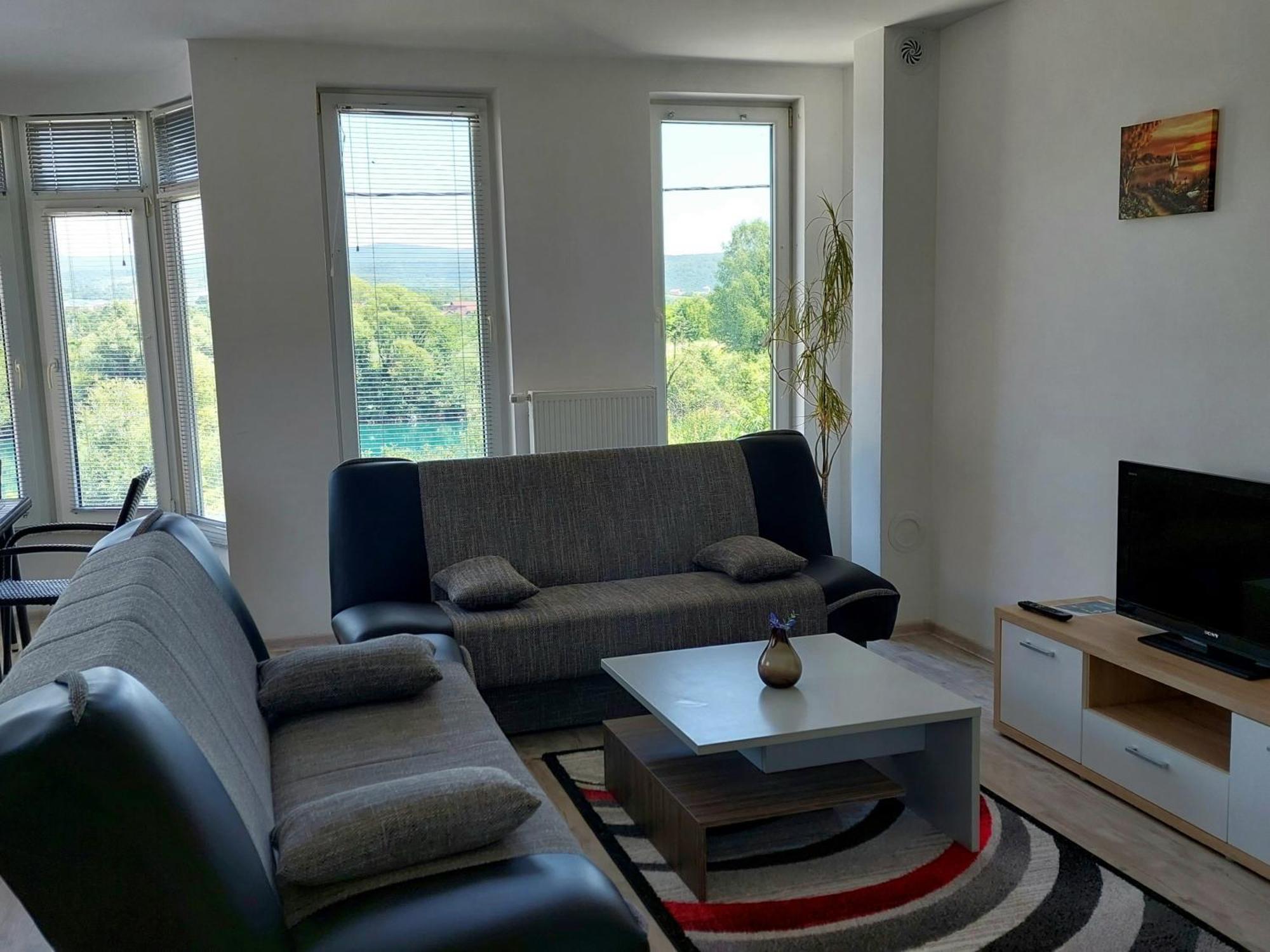 Apartments Window Біхач Екстер'єр фото